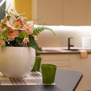 Nina Sweet In Apartamento